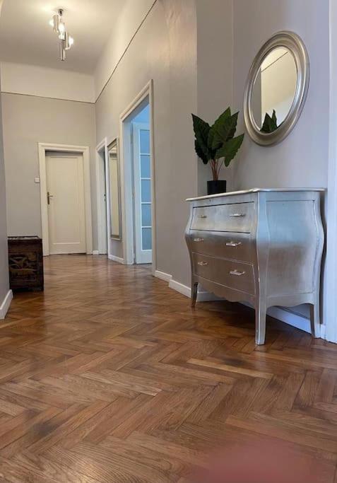 Florianska Grand Apartment 2 Cracovie Extérieur photo